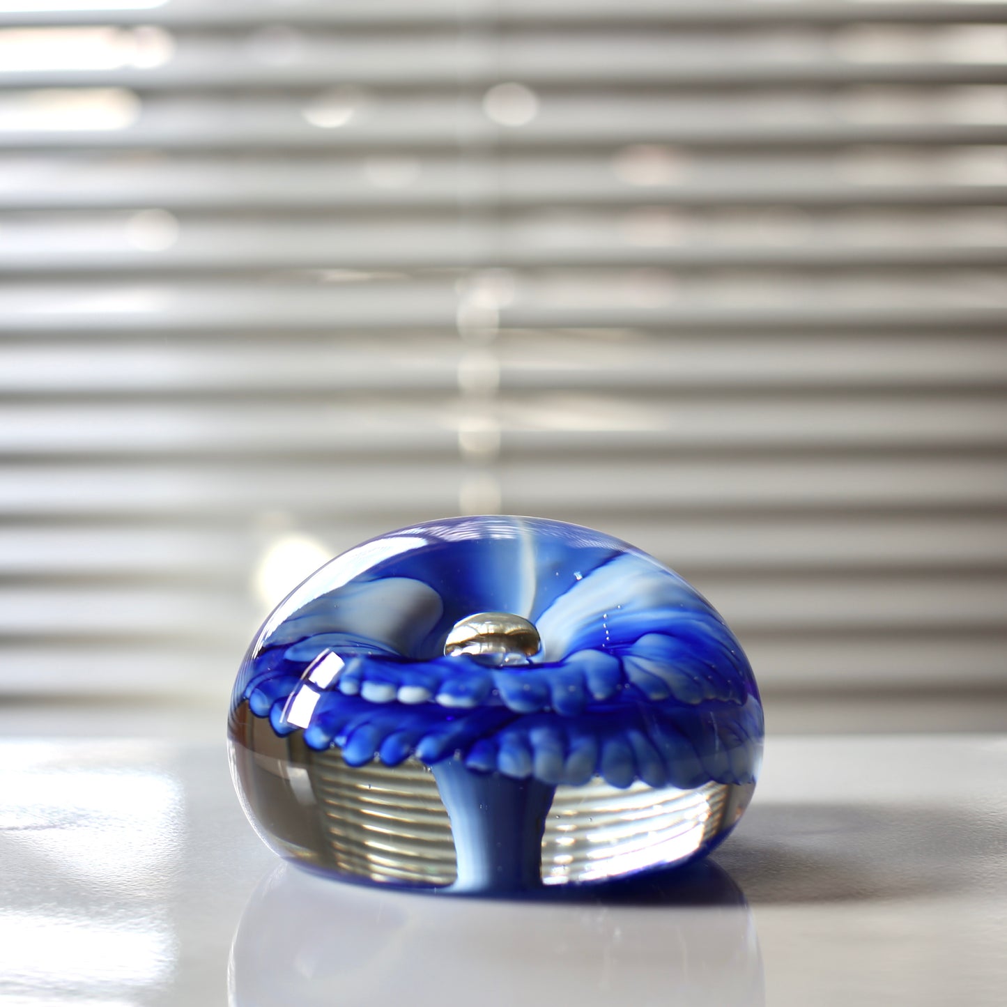 Flower paperweight / Venini