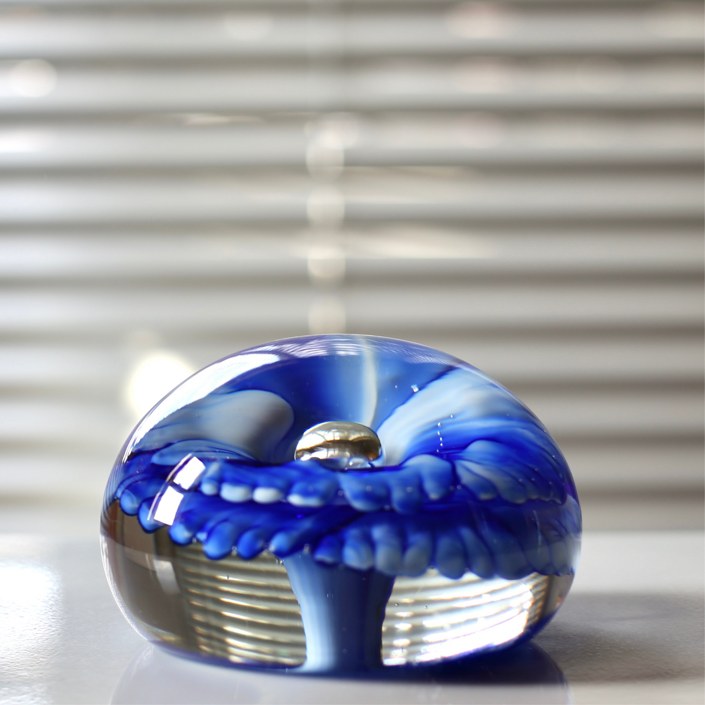 Flower paperweight / Venini