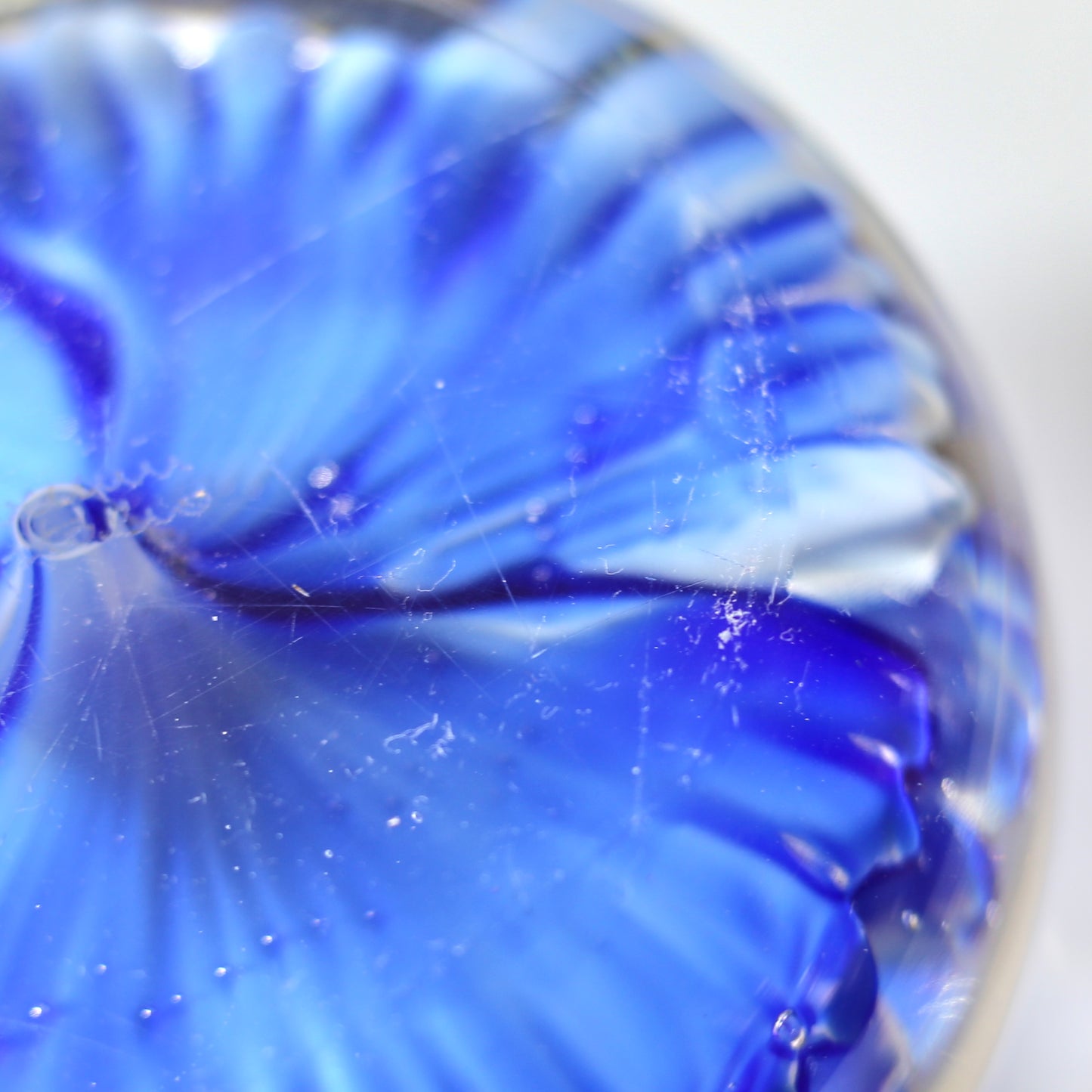 Flower paperweight / Venini
