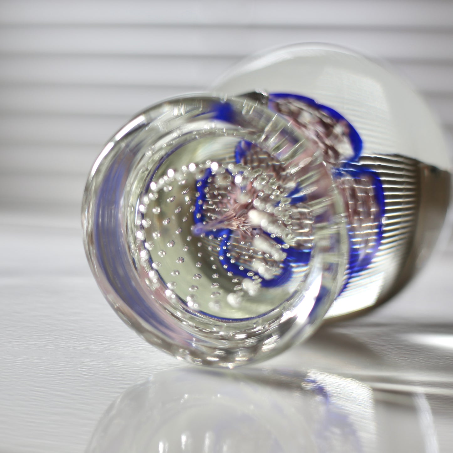 Murano Footed paperweight